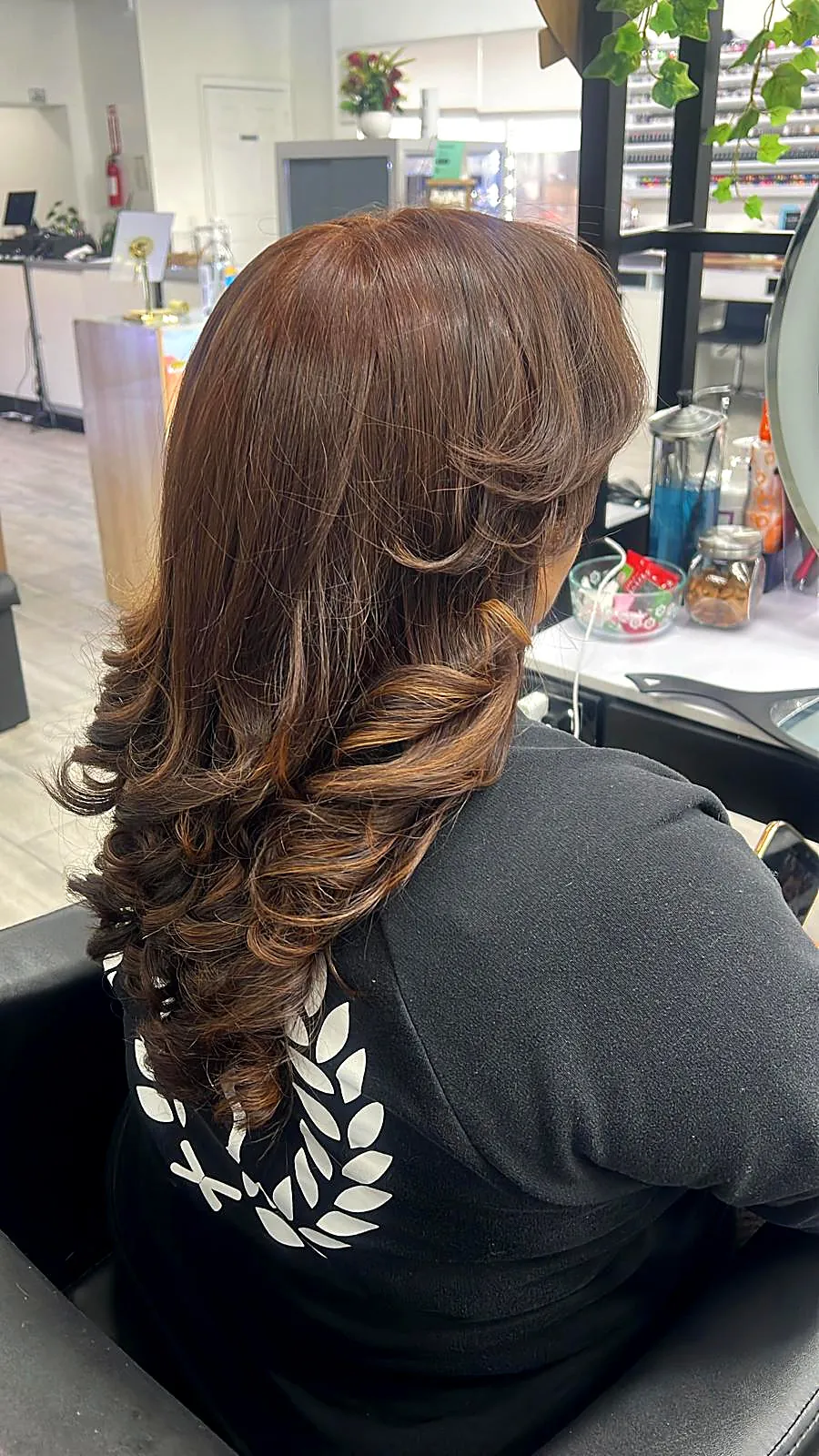 Smooth layered hair after a blowout